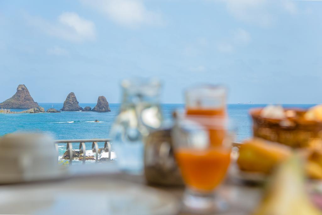 Bed and Breakfast La Terrazza Aci Castello Exterior foto