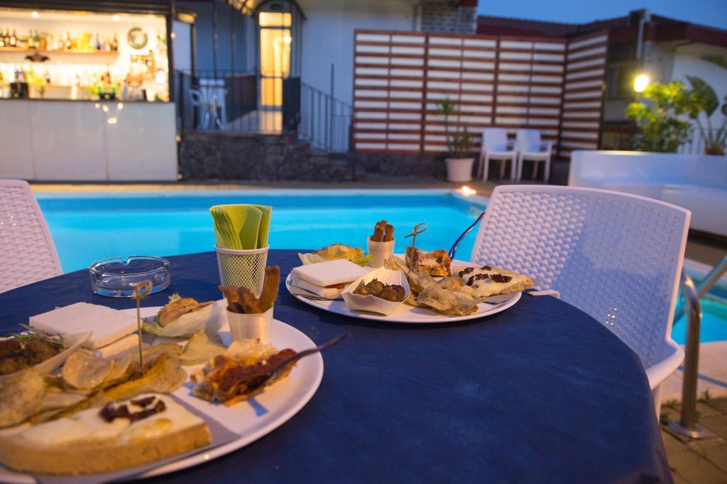 Bed and Breakfast La Terrazza Aci Castello Exterior foto