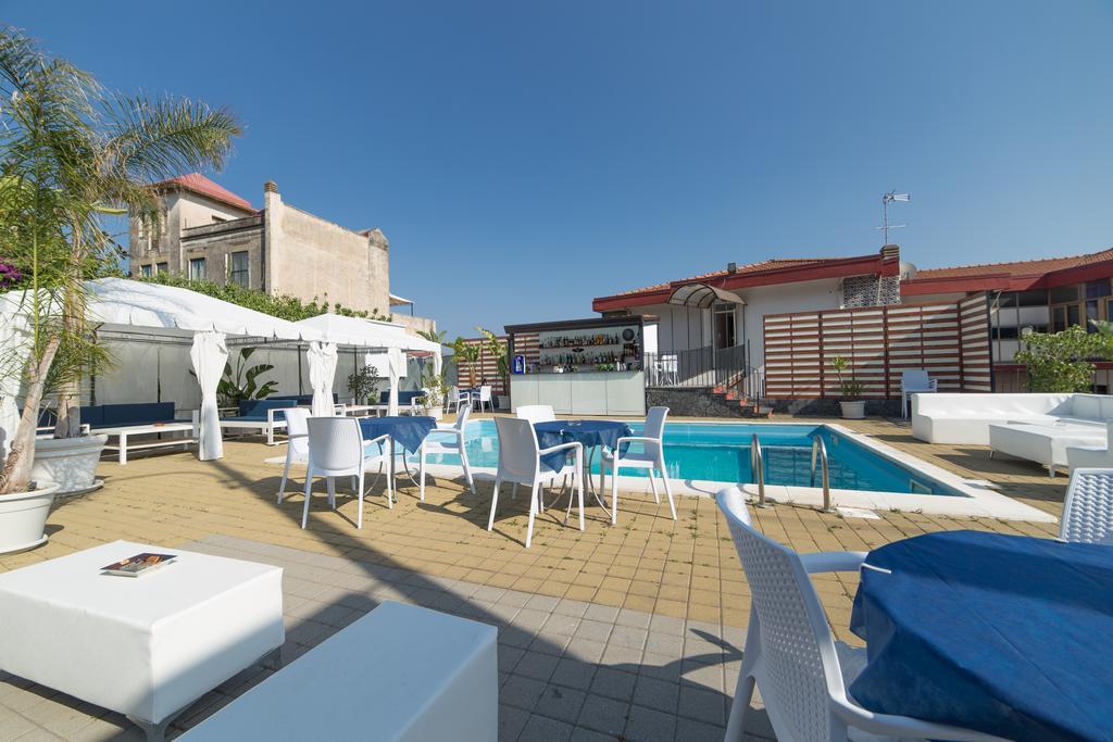 Bed and Breakfast La Terrazza Aci Castello Exterior foto