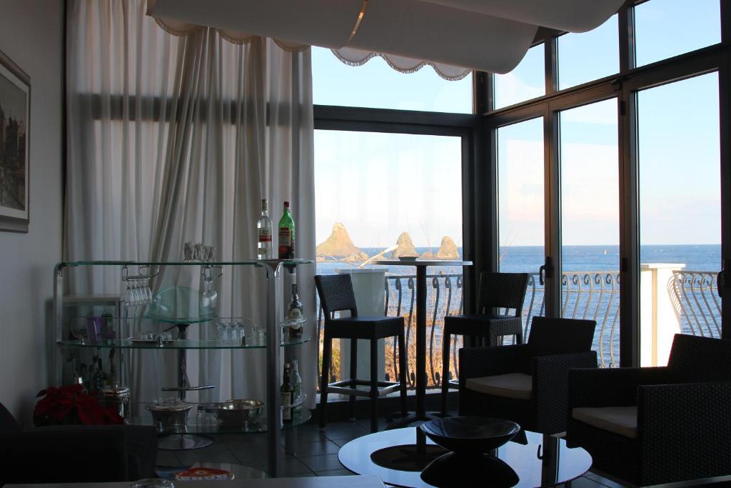 Bed and Breakfast La Terrazza Aci Castello Exterior foto